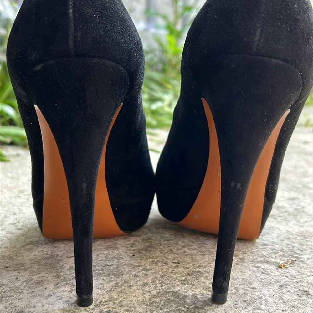 Gucci Kid Scamosciato Cuir Platform Heels, size 37