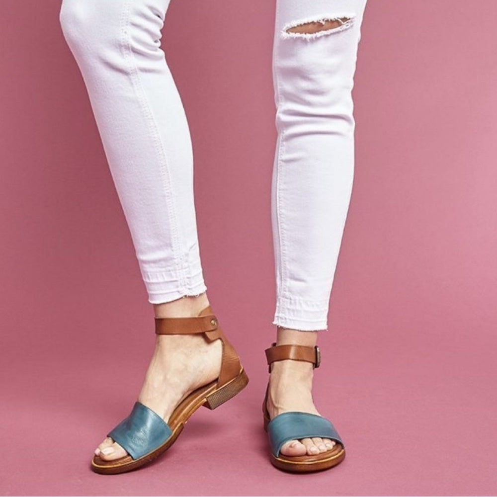 Miz Mooz Moore Sandal, size 40