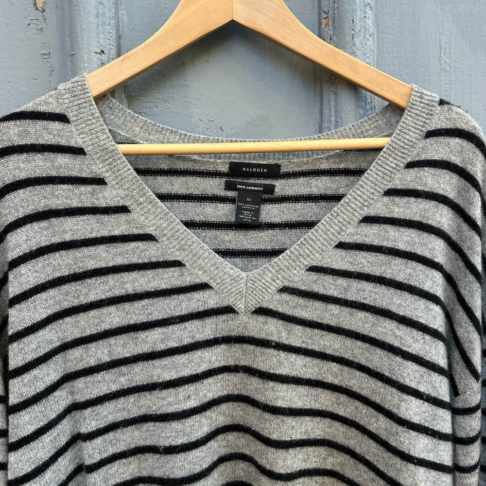 Halogen grey striped 100% cashmere sweater, size Xs