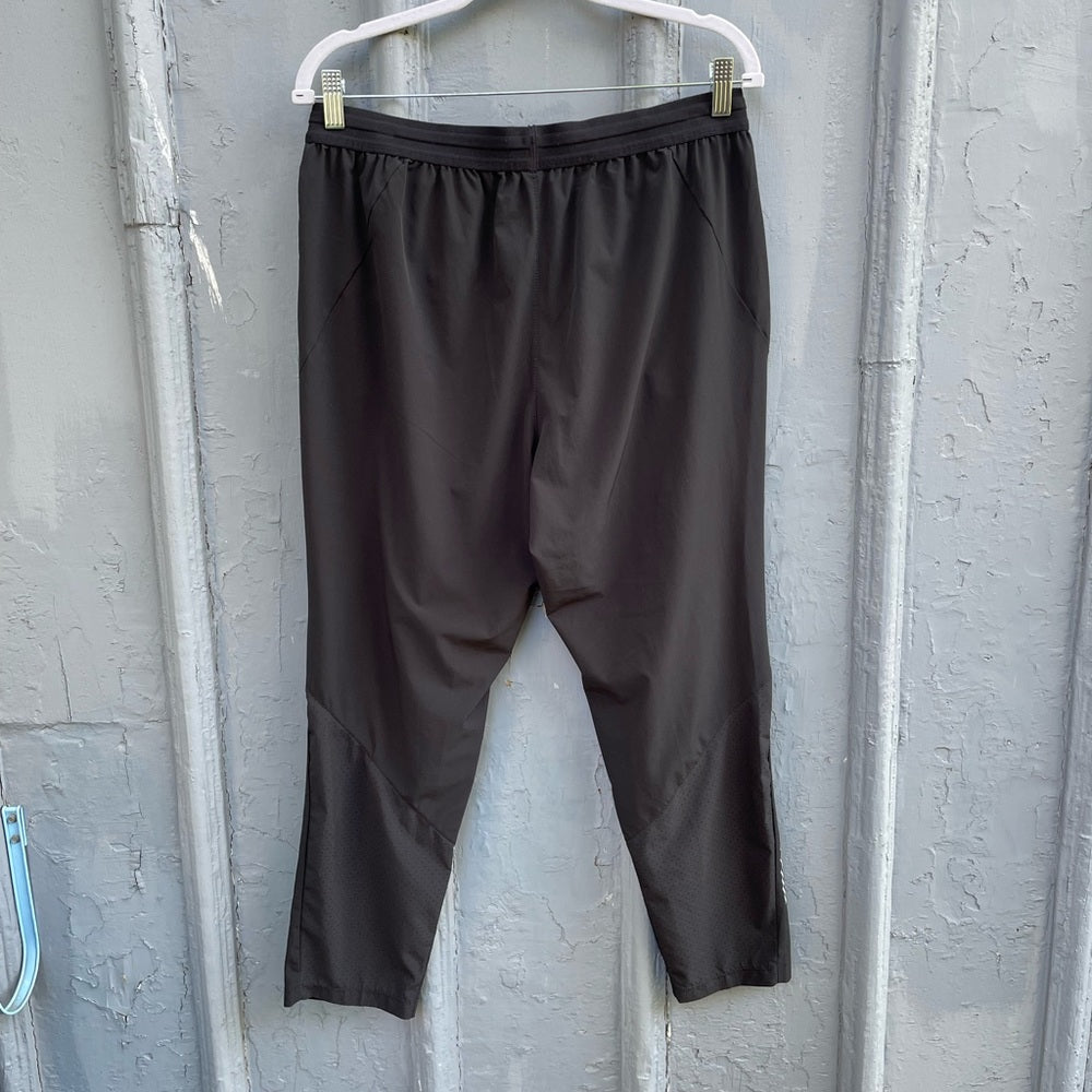 Nike Women's Essential Running Pants, Black, size Large
