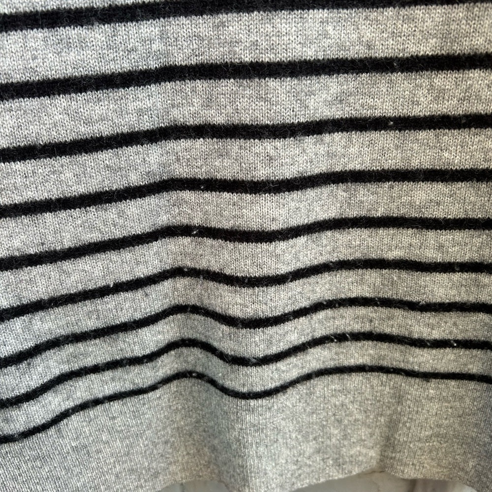 Halogen grey striped 100% cashmere sweater, size Xs