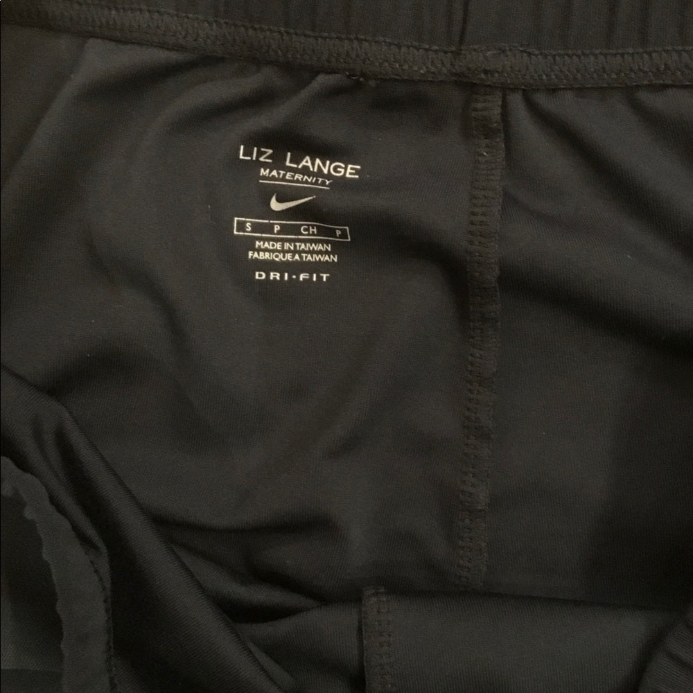 Nike/ Liz Lange maternity crops M