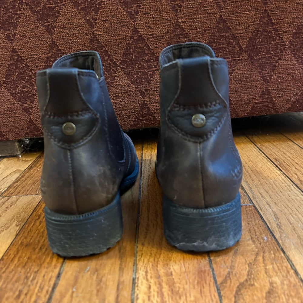 UGG Women's Bonham Waterproof Leather Chelsea Boots, Size 6
