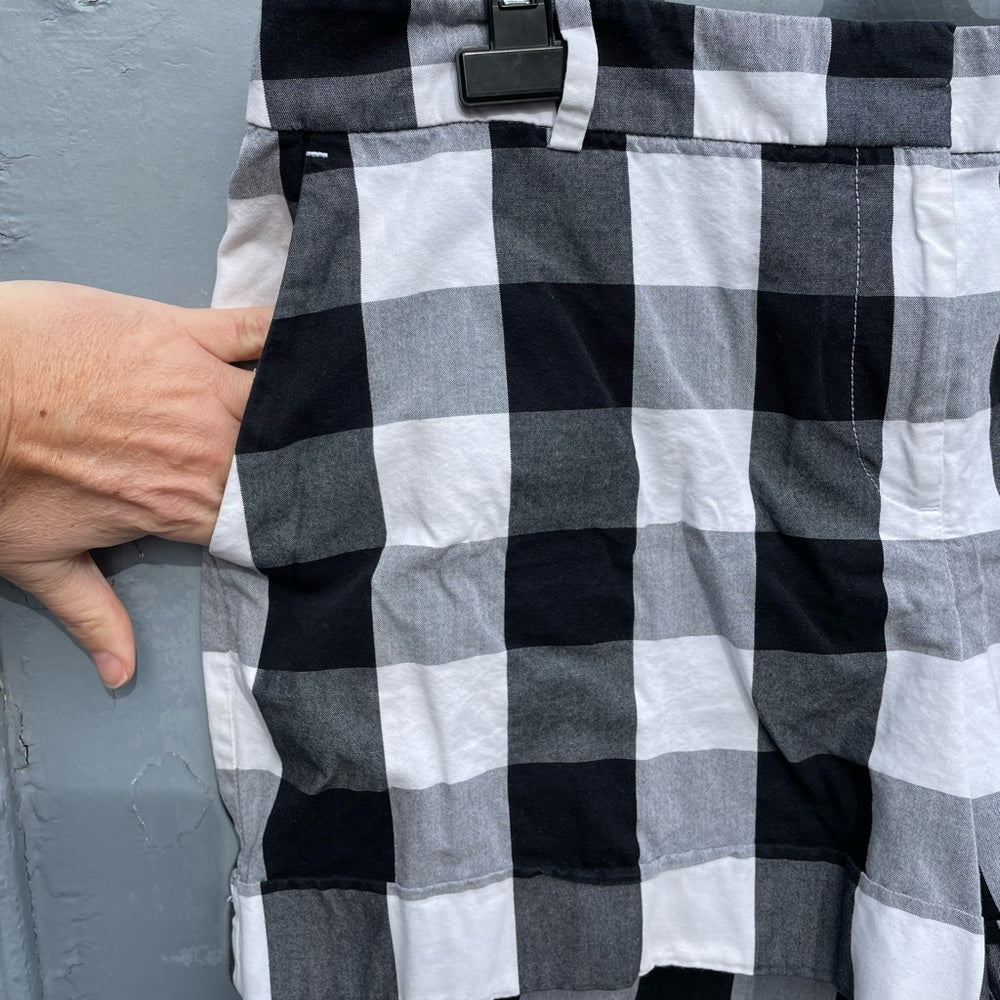 Ann Taylor Loft shorts Black White Oversize Plaid check, size 10