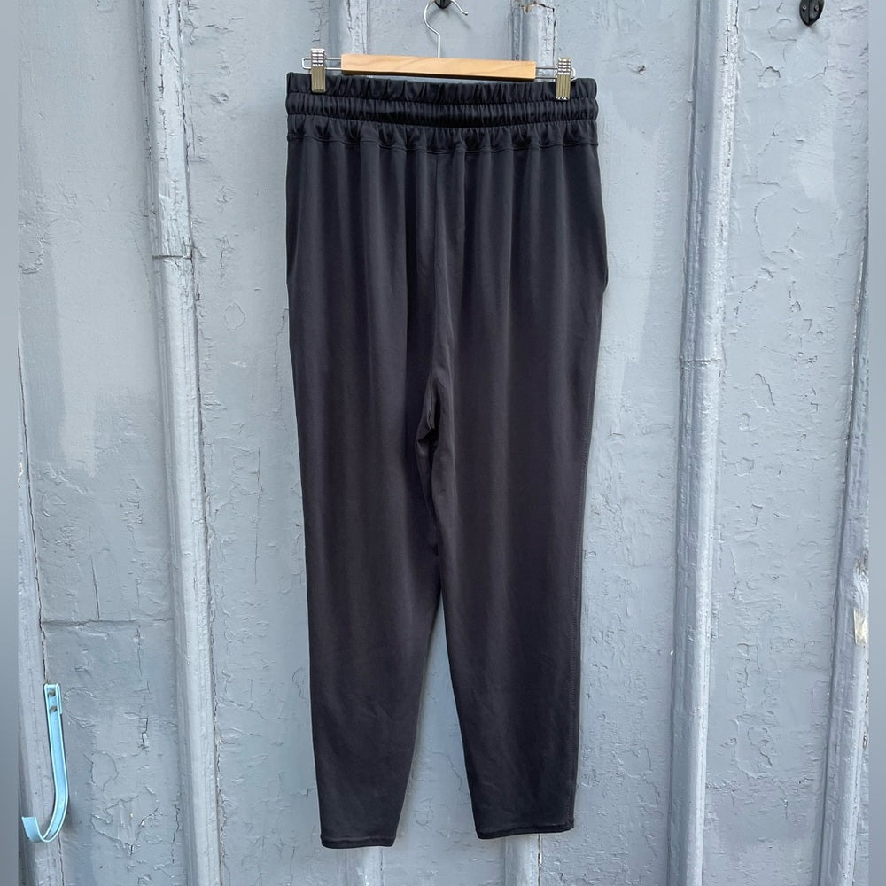 Fabletics Lightweight High Rise Black Jogger Pants, size L