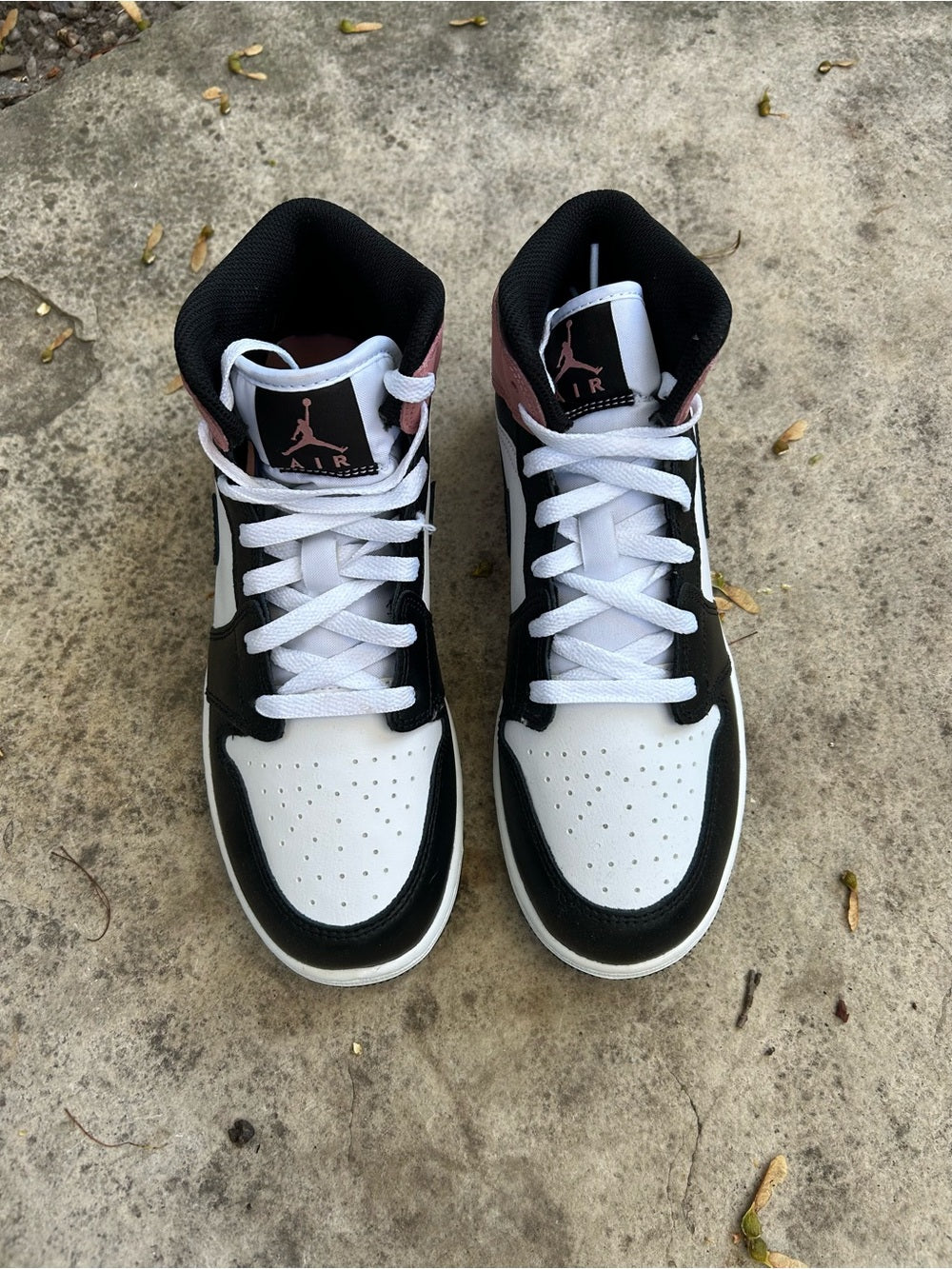 Nike Air Jordan 1 Mid GS, size 7Y, BNIB