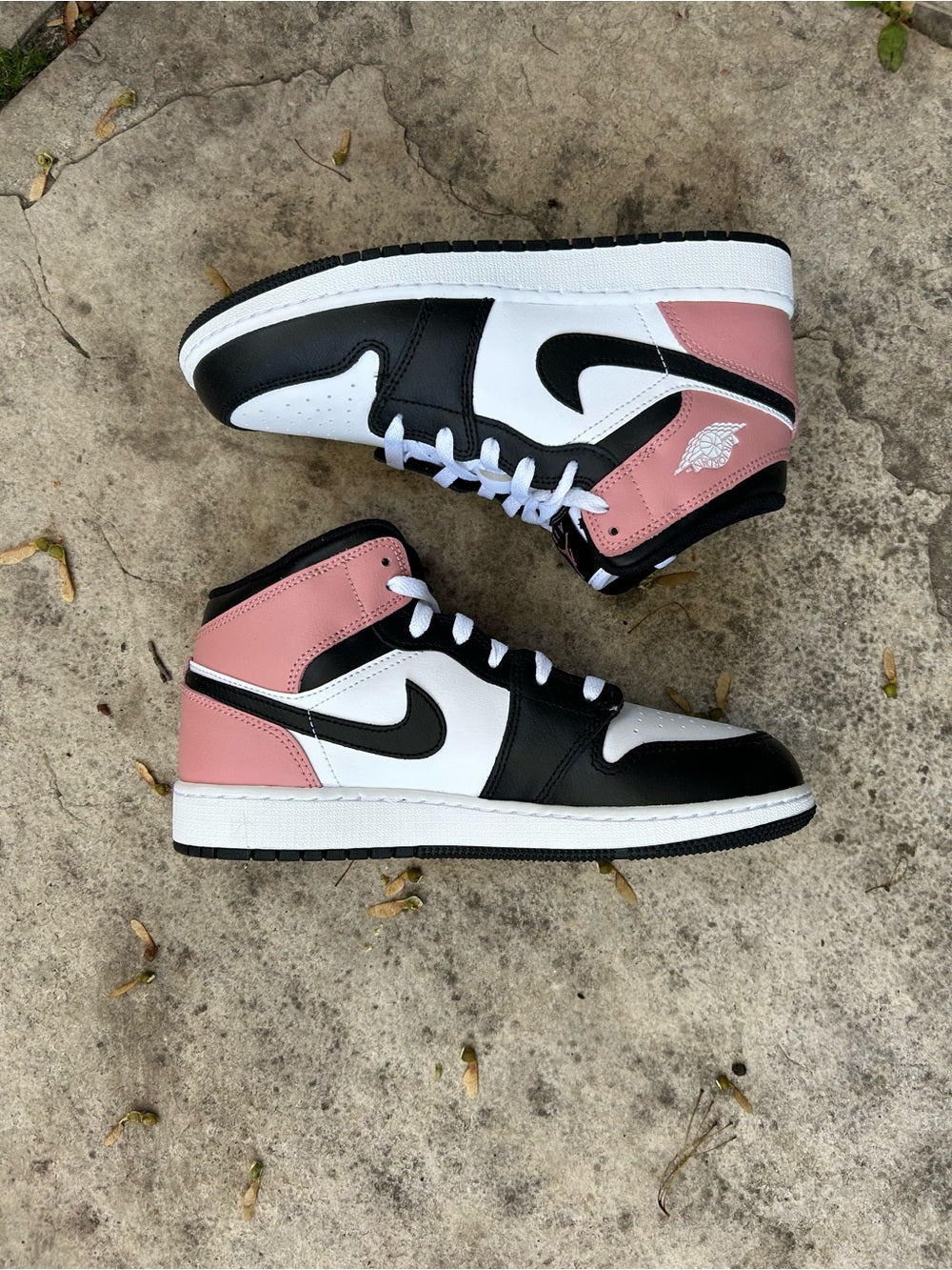 Nike Air Jordan 1 Mid GS, size 7Y, BNIB