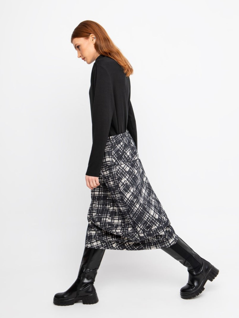 Ozai N Ku abstract skirt, size XL