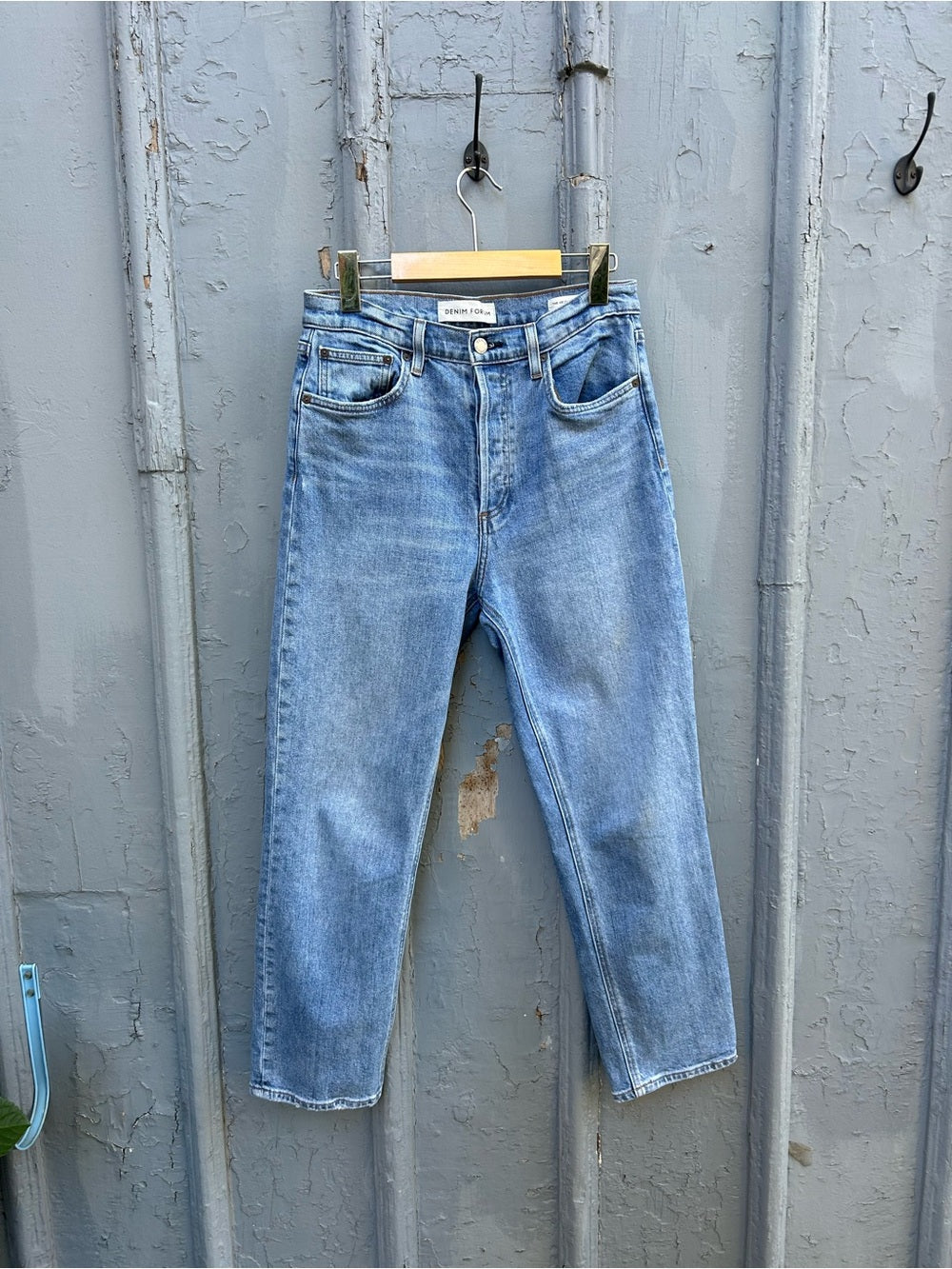 Denim Forum Arlo High Rise Straight, size 28