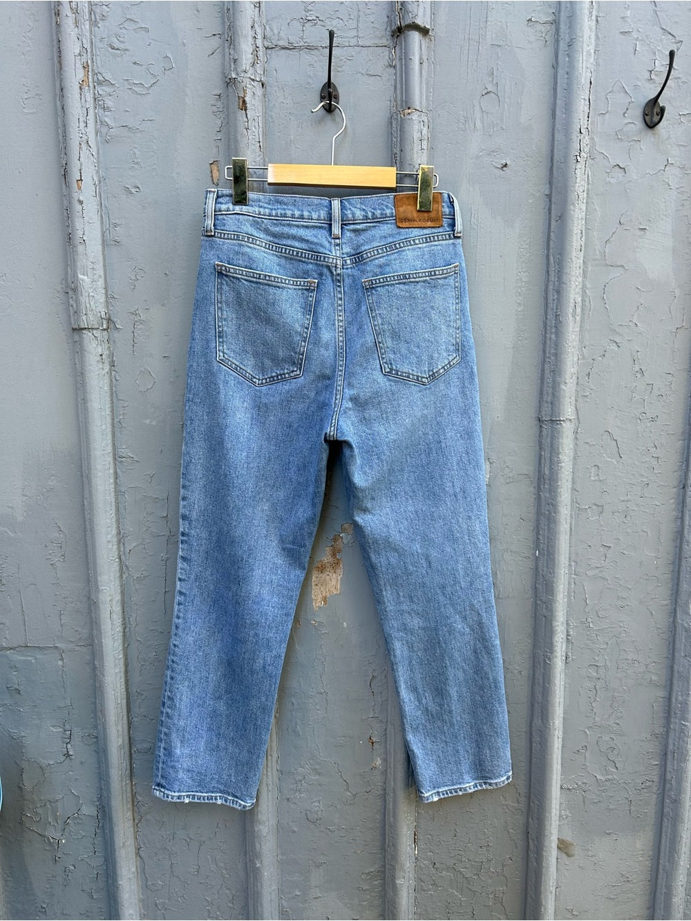 Denim Forum Arlo High Rise Straight, size 28
