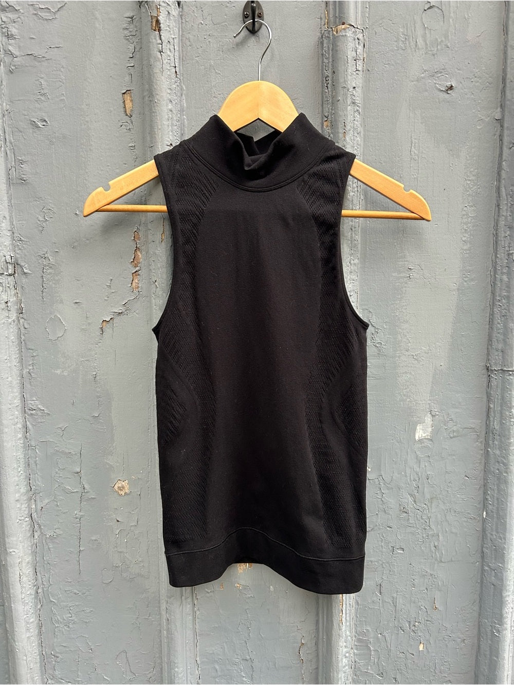 Lululemon Reveal Mock Neck Tank, Black, size 4