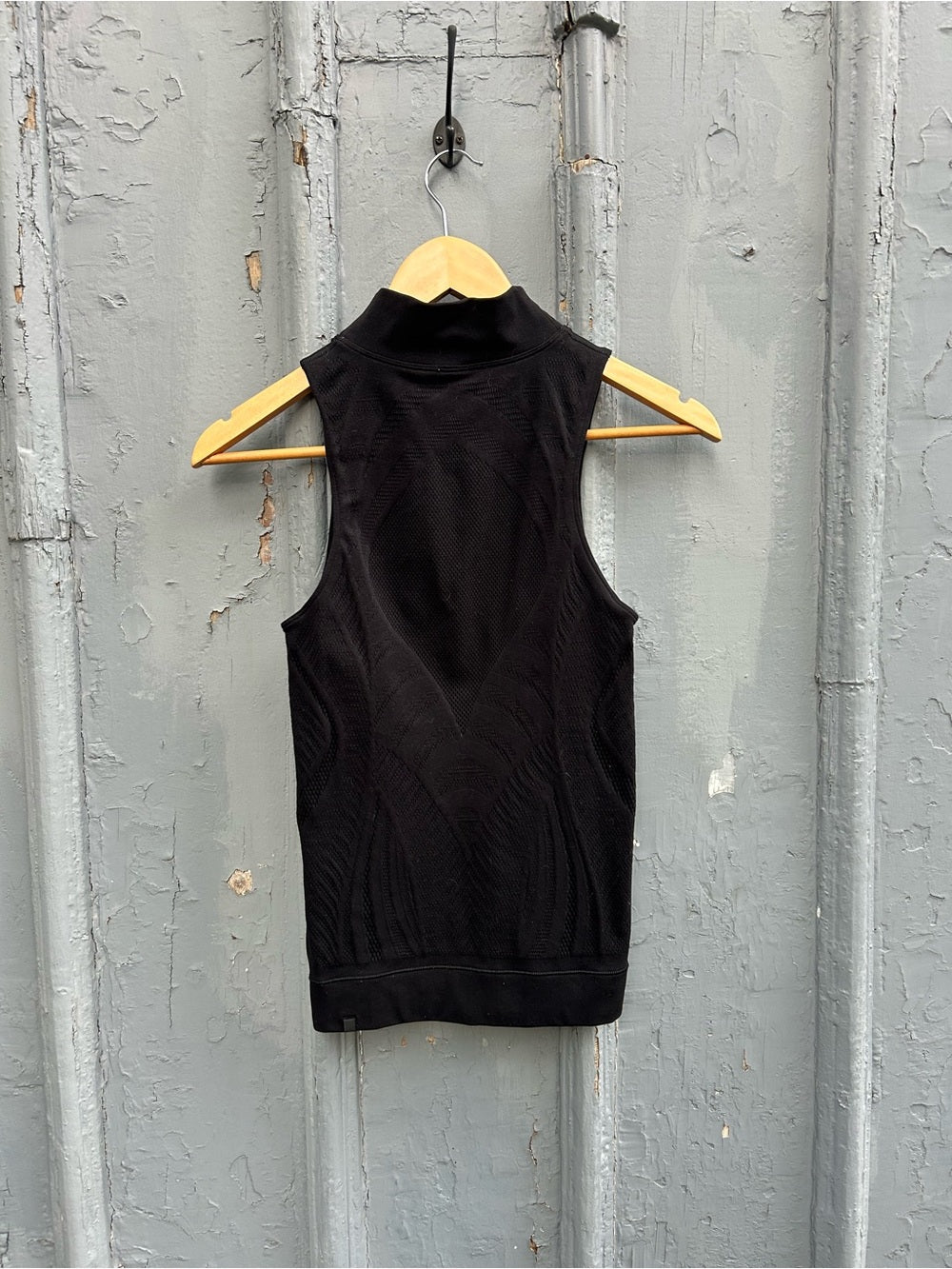 Lululemon Reveal Mock Neck Tank, Black, size 4