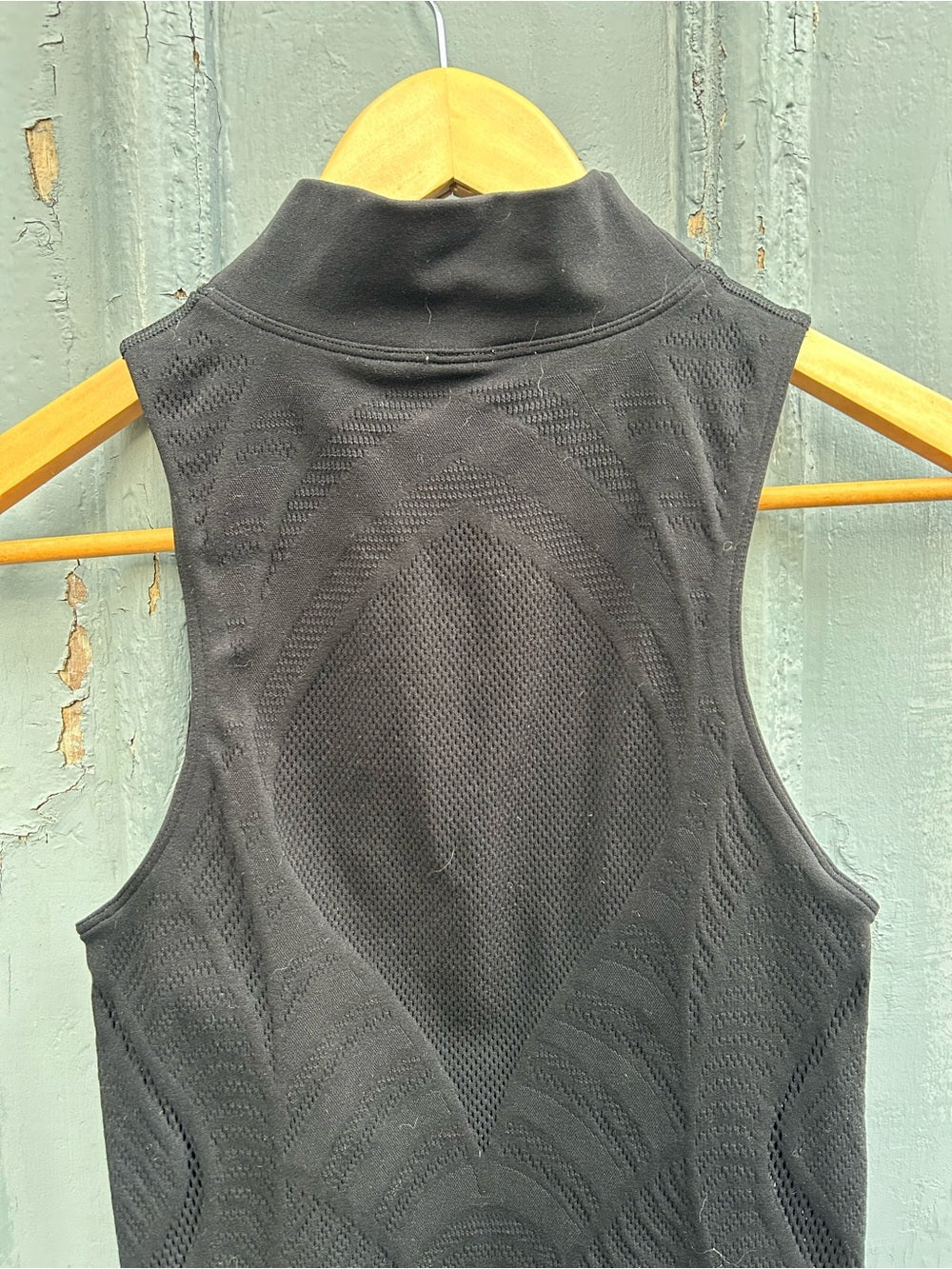 Lululemon Reveal Mock Neck Tank, Black, size 4