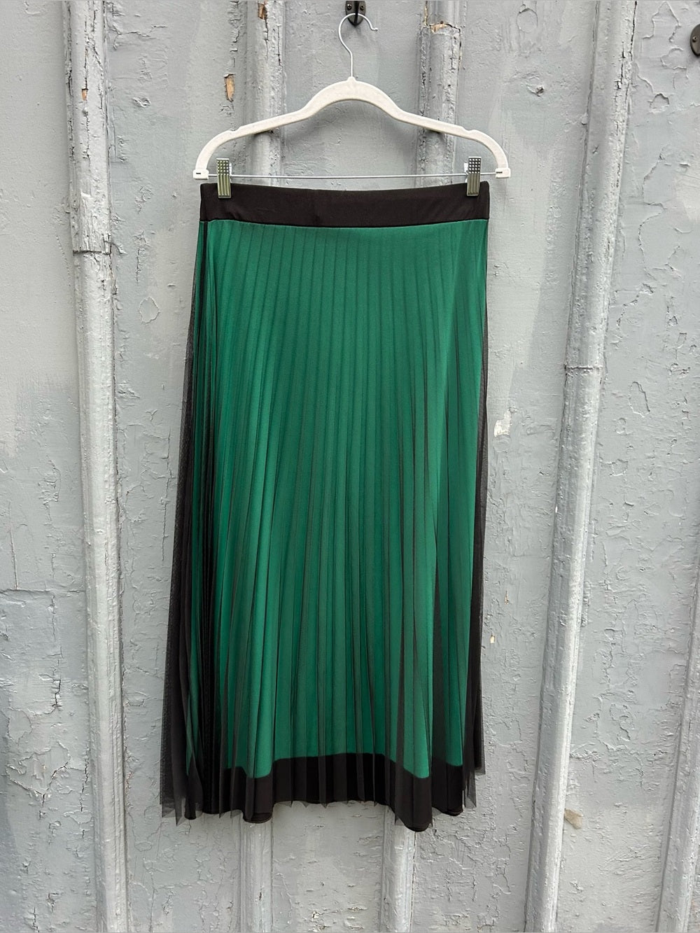 Valtusi green & Black Tulle Skirt, size XXXL (CAN XL)