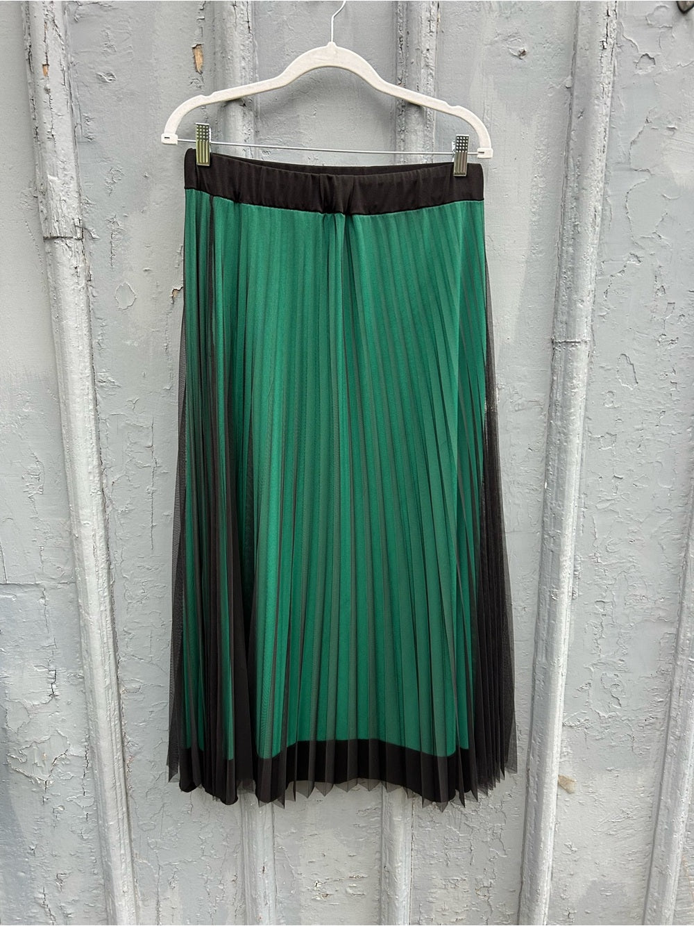 Valtusi green & Black Tulle Skirt, size XXXL (CAN XL)