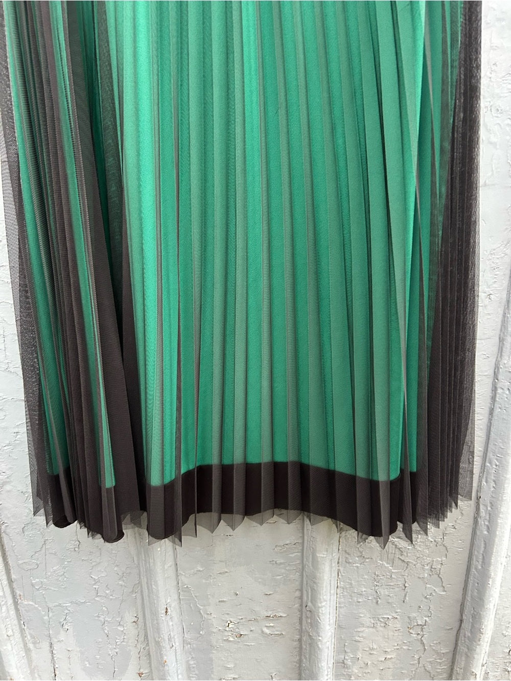 Valtusi green & Black Tulle Skirt, size XXXL (CAN XL)