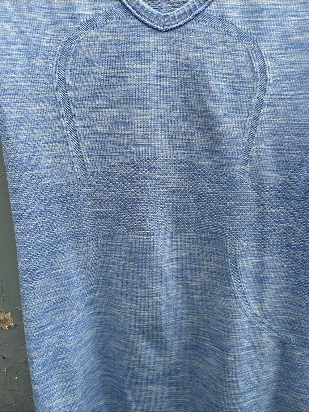 Lululemon Run: Swiftly Tech V Neck, size 4