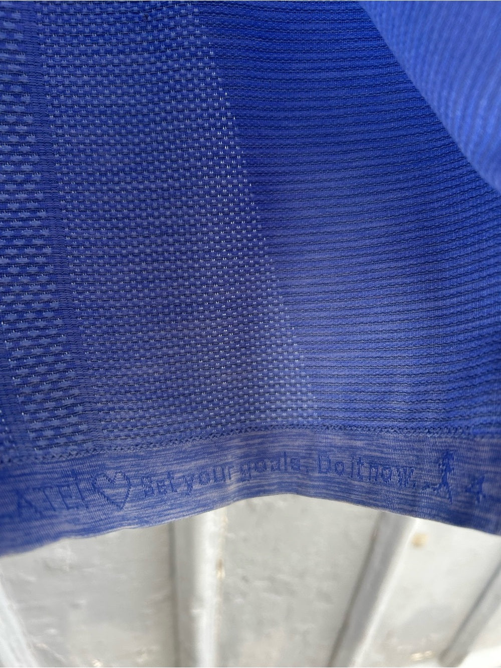 Lululemon Run: Swiftly Tech V Neck, size 4