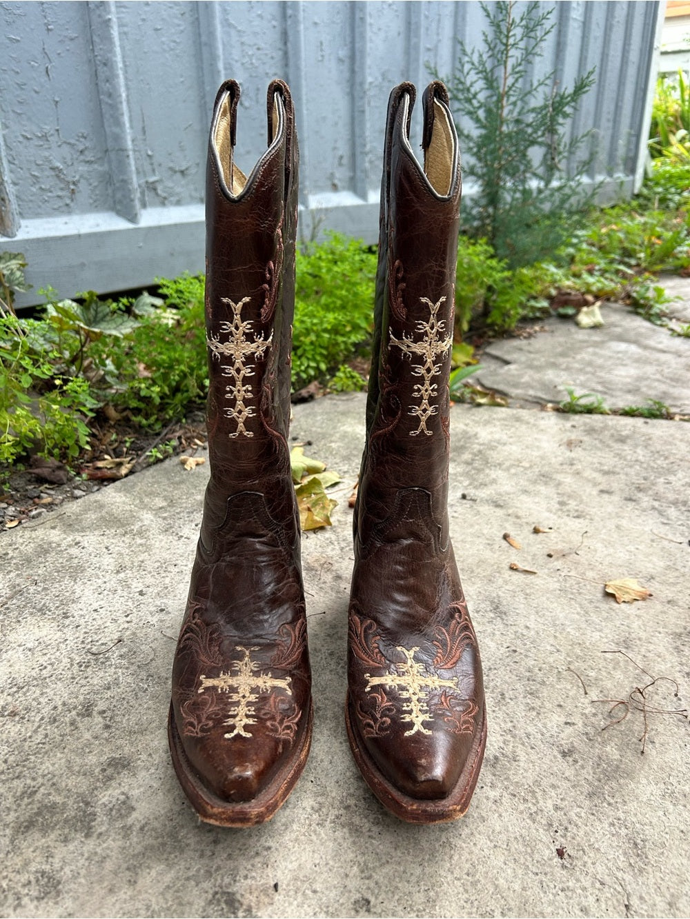 Circle G Cross Embroidery Western Boots, size 9.5