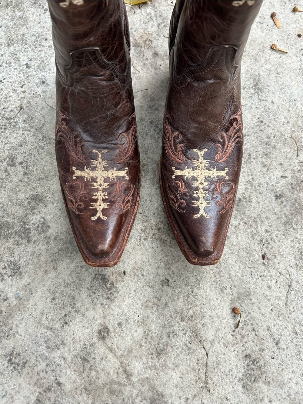 Circle G Cross Embroidery Western Boots, size 9.5