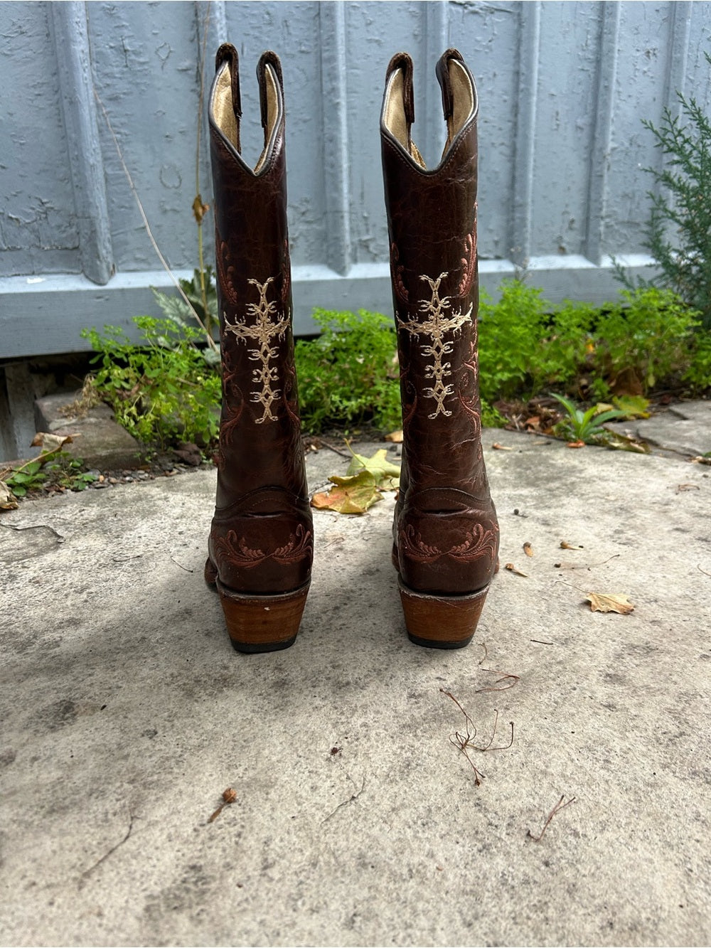 Circle G Cross Embroidery Western Boots, size 9.5