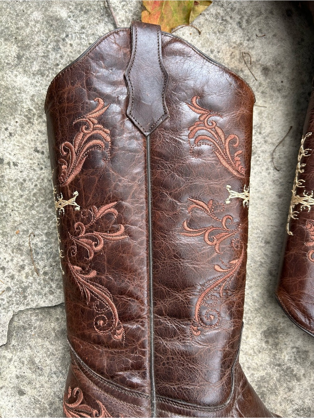 Circle G Cross Embroidery Western Boots, size 9.5