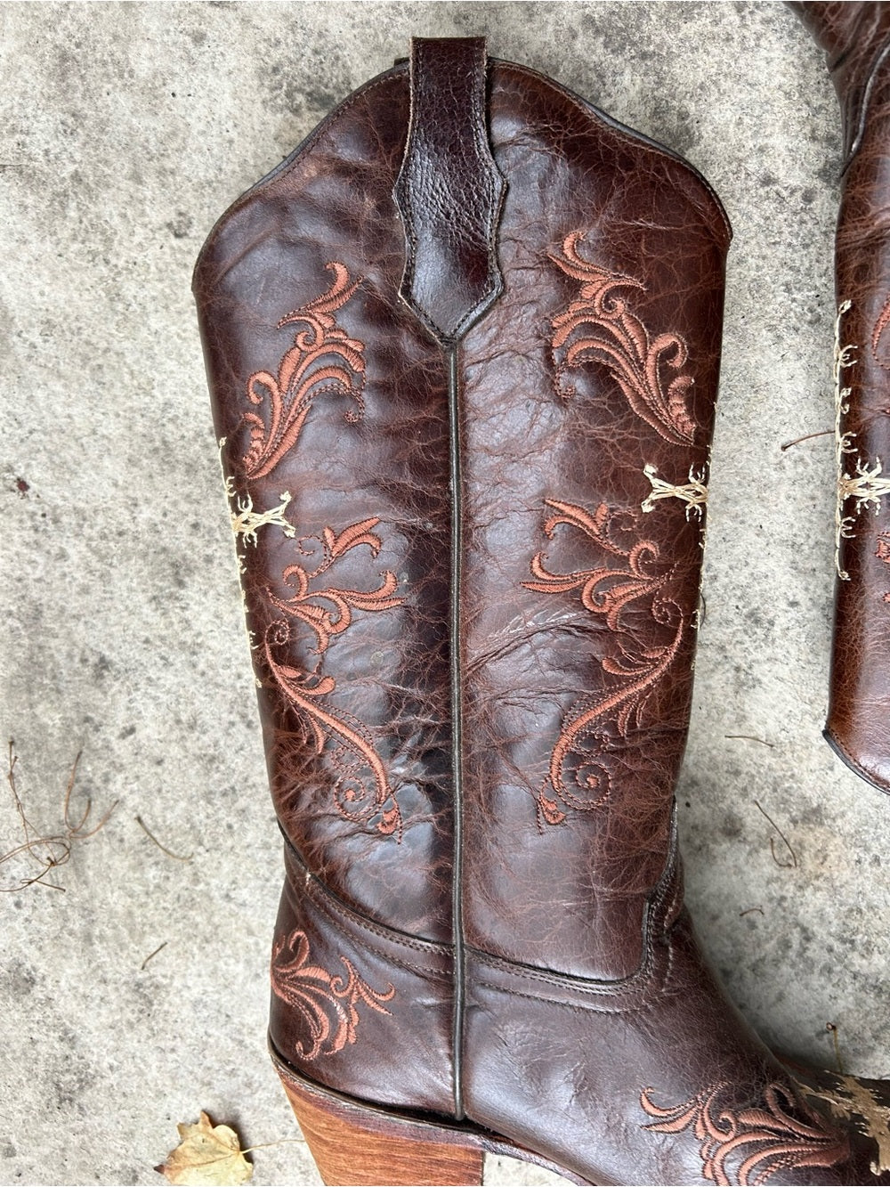 Circle G Cross Embroidery Western Boots, size 9.5