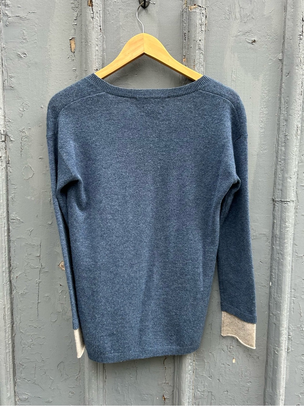 Gharani Strok London blue & grey Cashmere V neck sweater, size xs