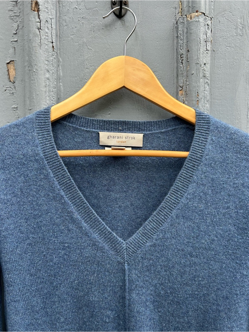 Gharani Strok London blue & grey Cashmere V neck sweater, size xs