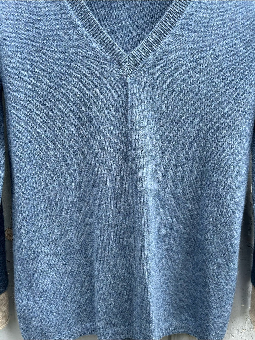 Gharani Strok London blue & grey Cashmere V neck sweater, size xs