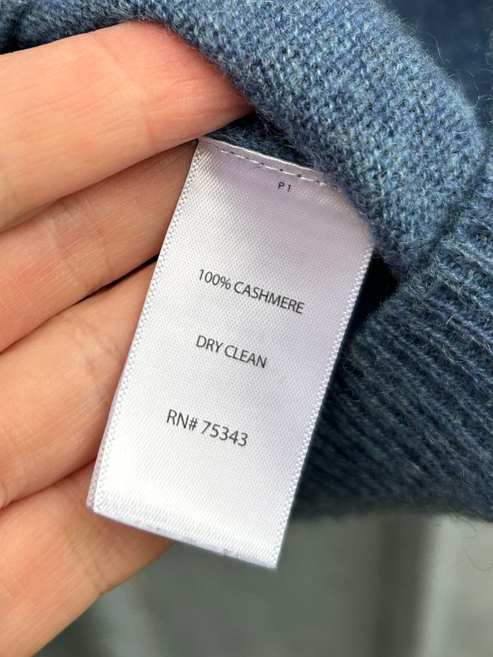 Gharani Strok London blue & grey Cashmere V neck sweater, size xs
