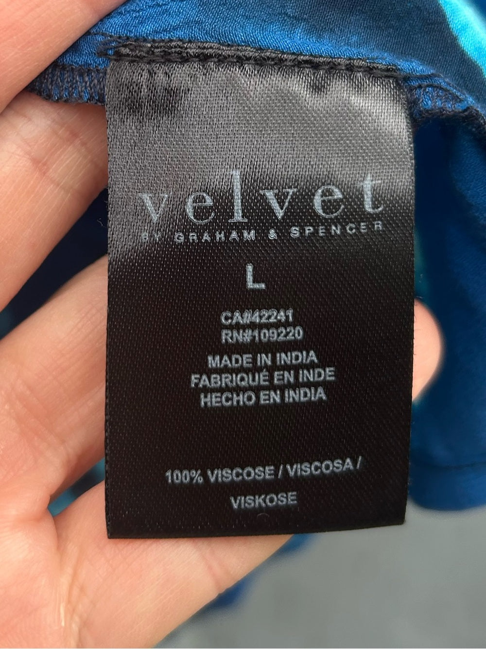 Velvet by Graham & Spencer blue Batik print blouse, size L