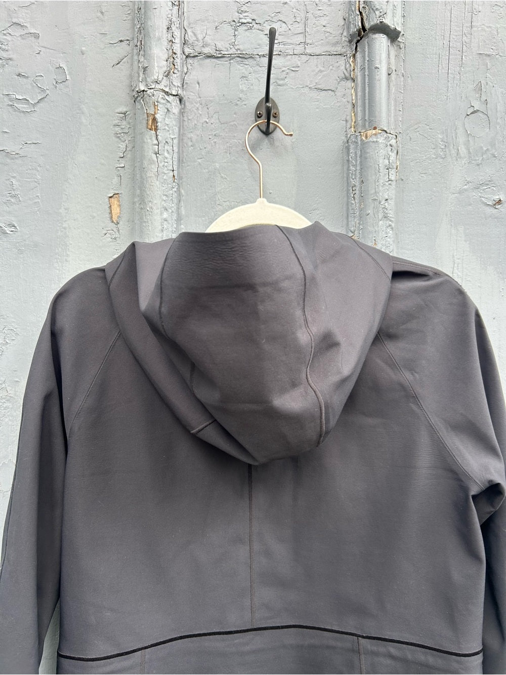 Lululemon Glyde Along Soft Shell Rain Coat, size 6