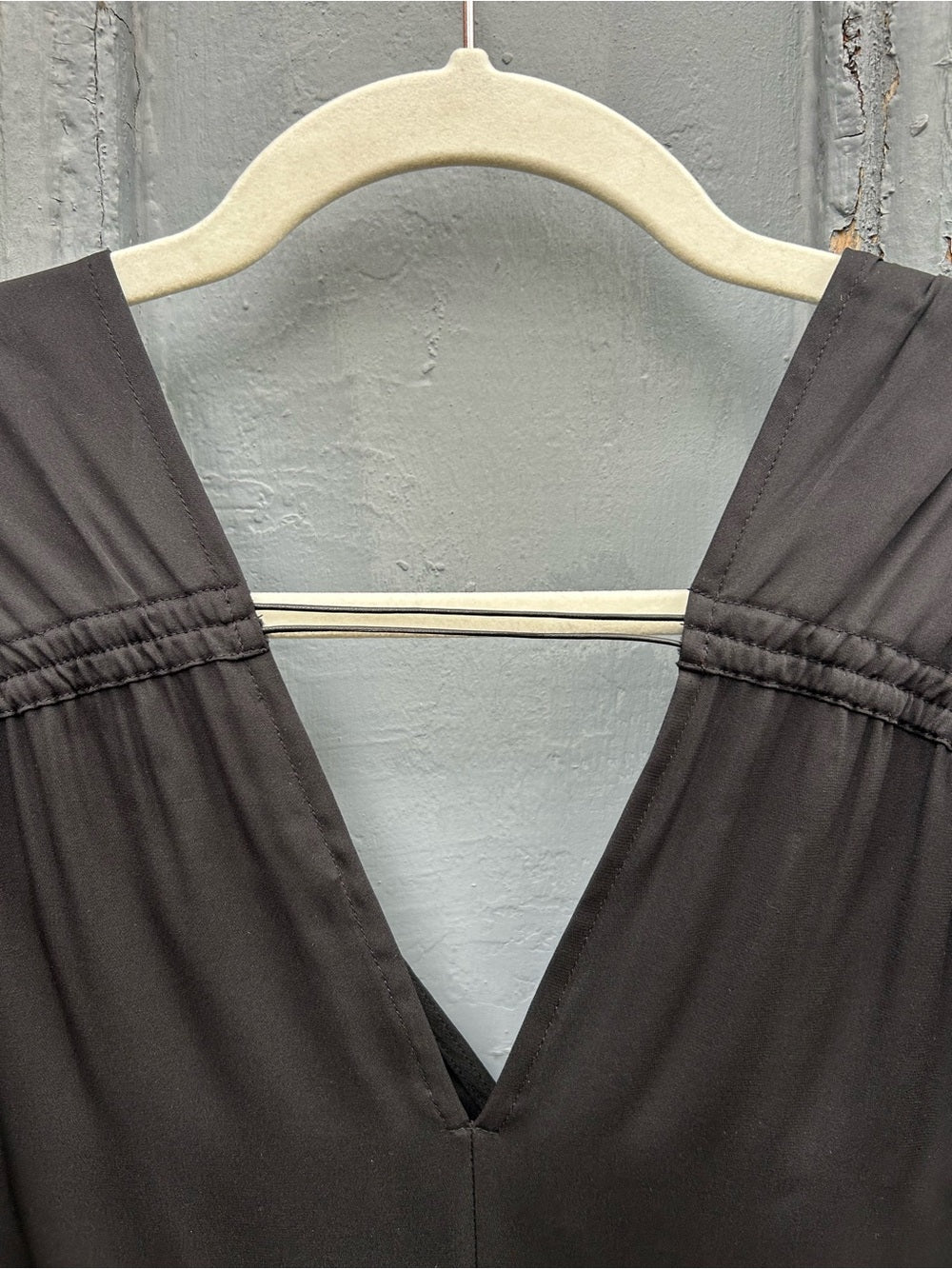 Vince Black Stretch-Silk Gathered Cap-Sleeve Blouse, size M