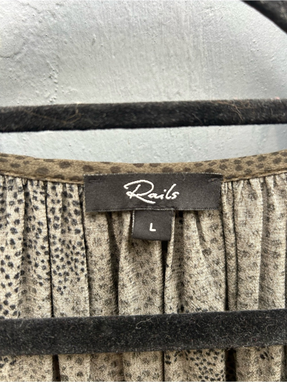 Rails Olive Indi Animal print blouse, size Large