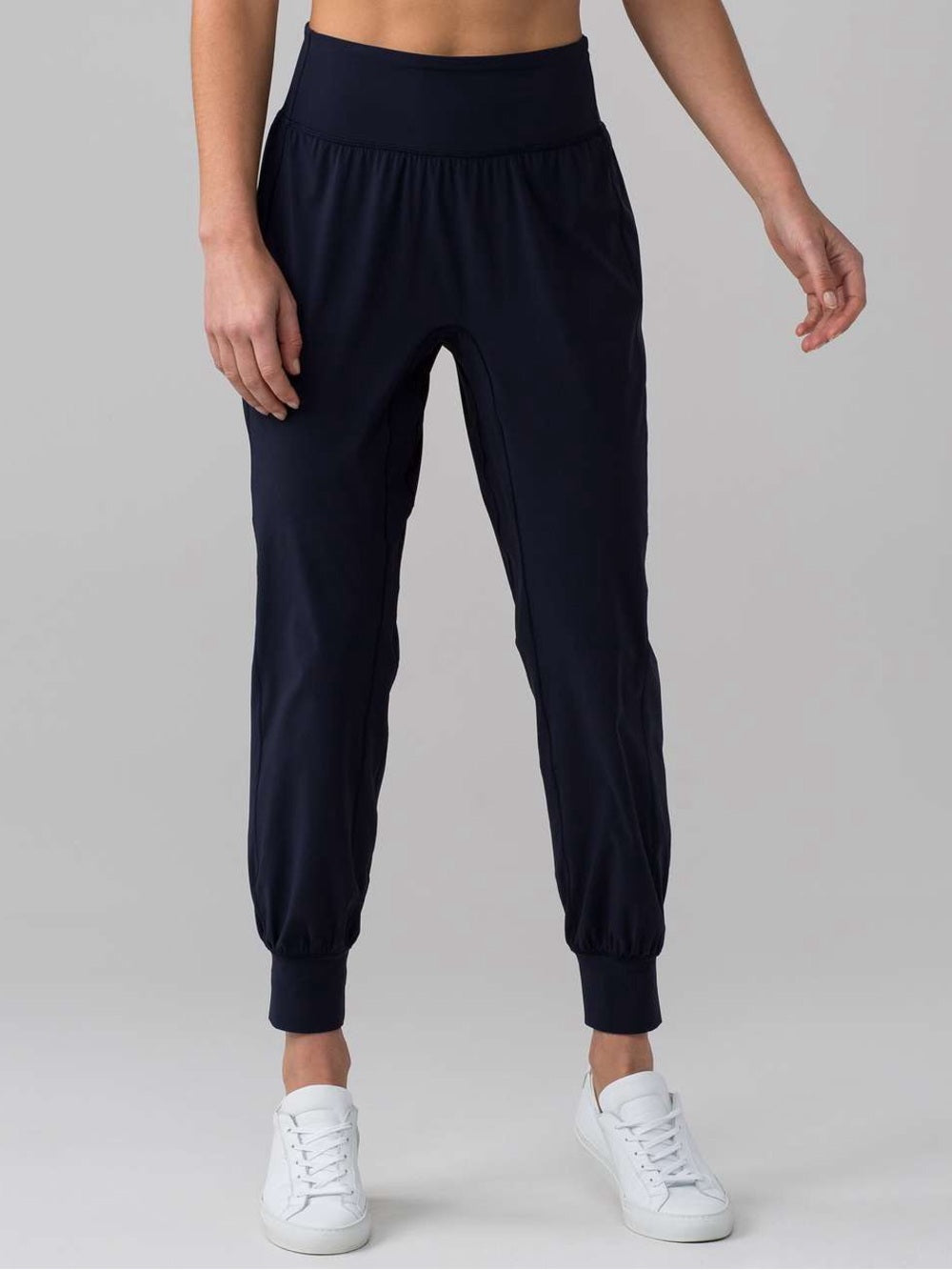 Lululemon Navy Sun Setter Jogger, size 4