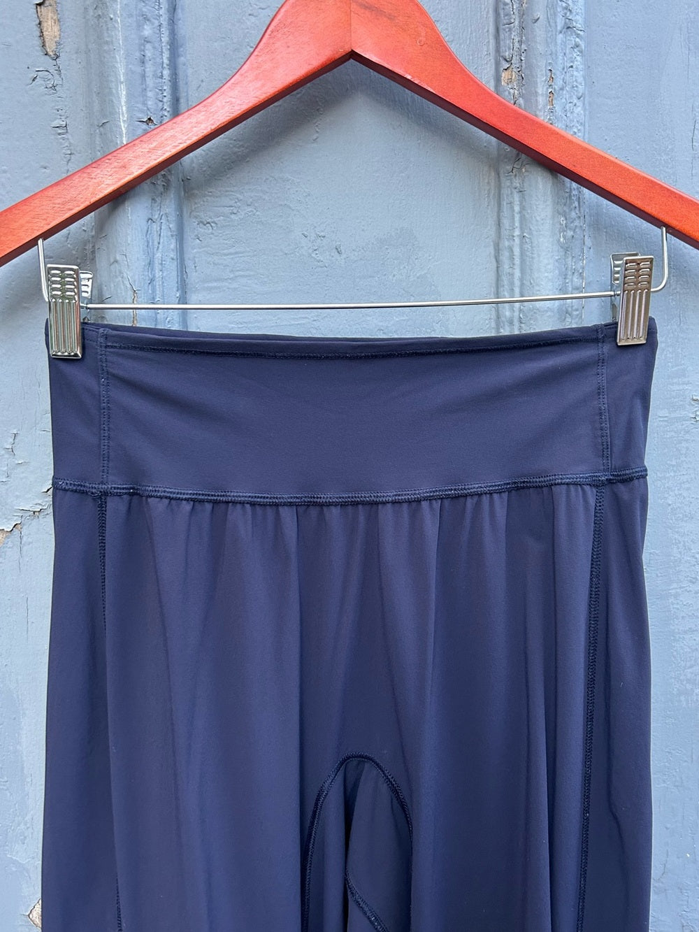 Lululemon Navy Sun Setter Jogger, size 4