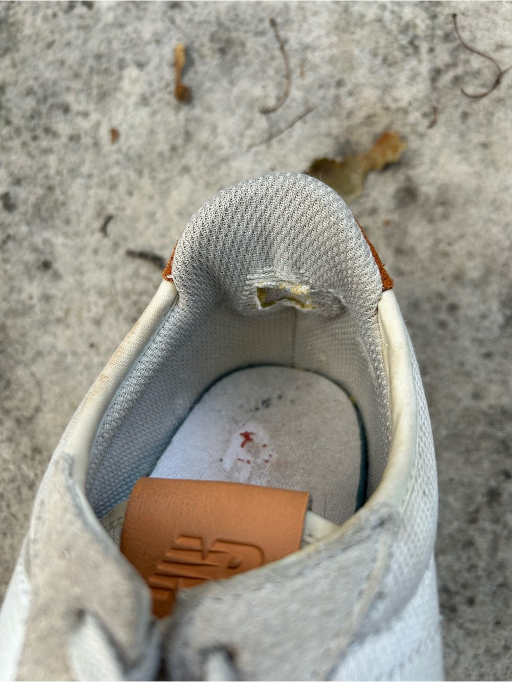 New Balance 327 white grey sand, size 8
