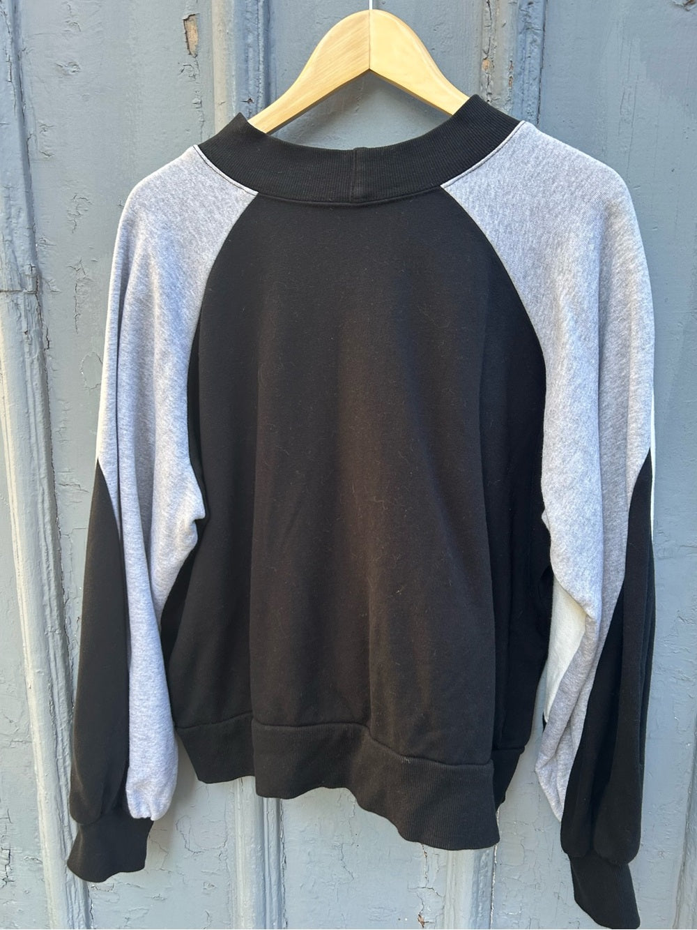Jennifer Glasgow black, white, grey Ezili geometric Sweatshirt, size XXL