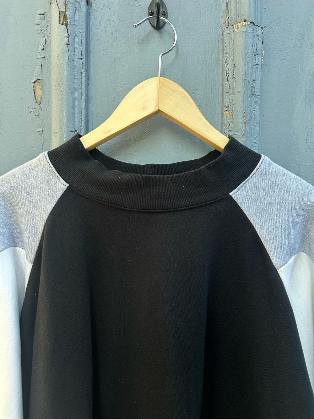 Jennifer Glasgow black, white, grey Ezili geometric Sweatshirt, size XXL