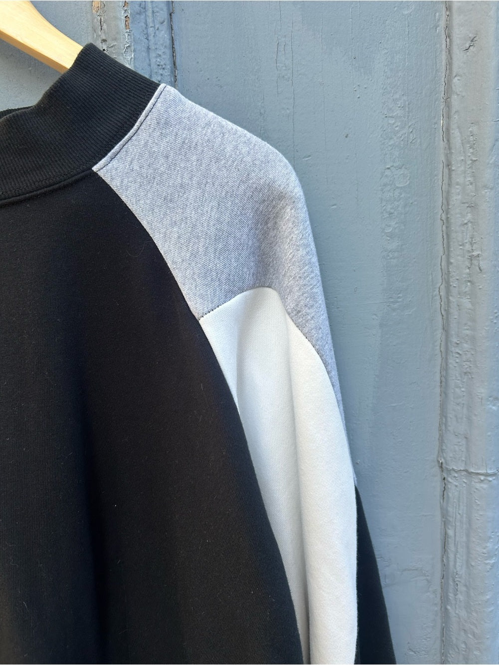 Jennifer Glasgow black, white, grey Ezili geometric Sweatshirt, size XXL