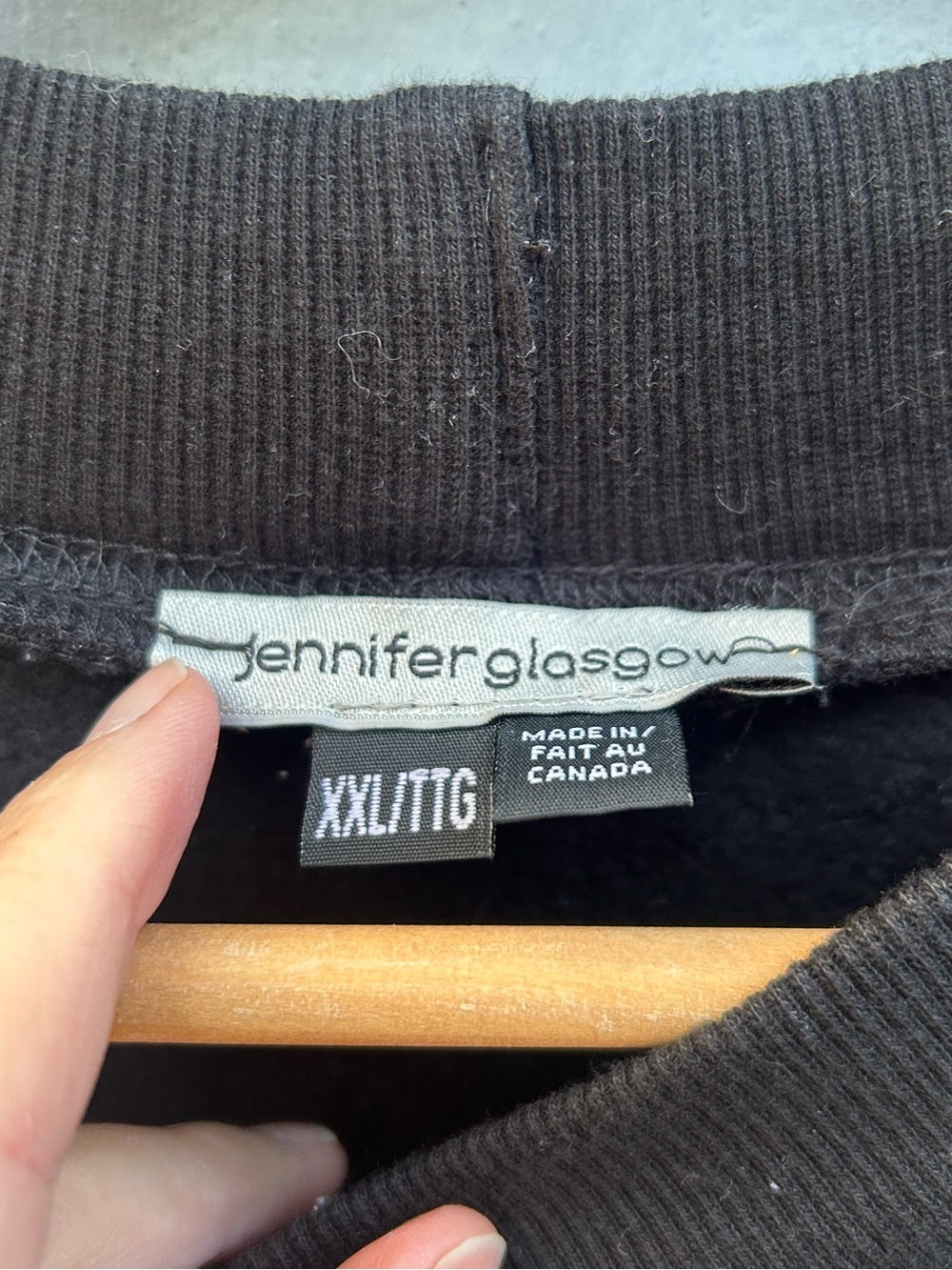 Jennifer Glasgow black, white, grey Ezili geometric Sweatshirt, size XXL