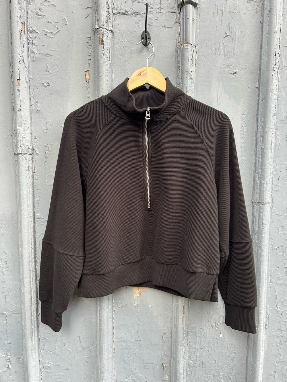 RD Style Black Seanni Ribbed 1/4 zip sweatshirt, size L