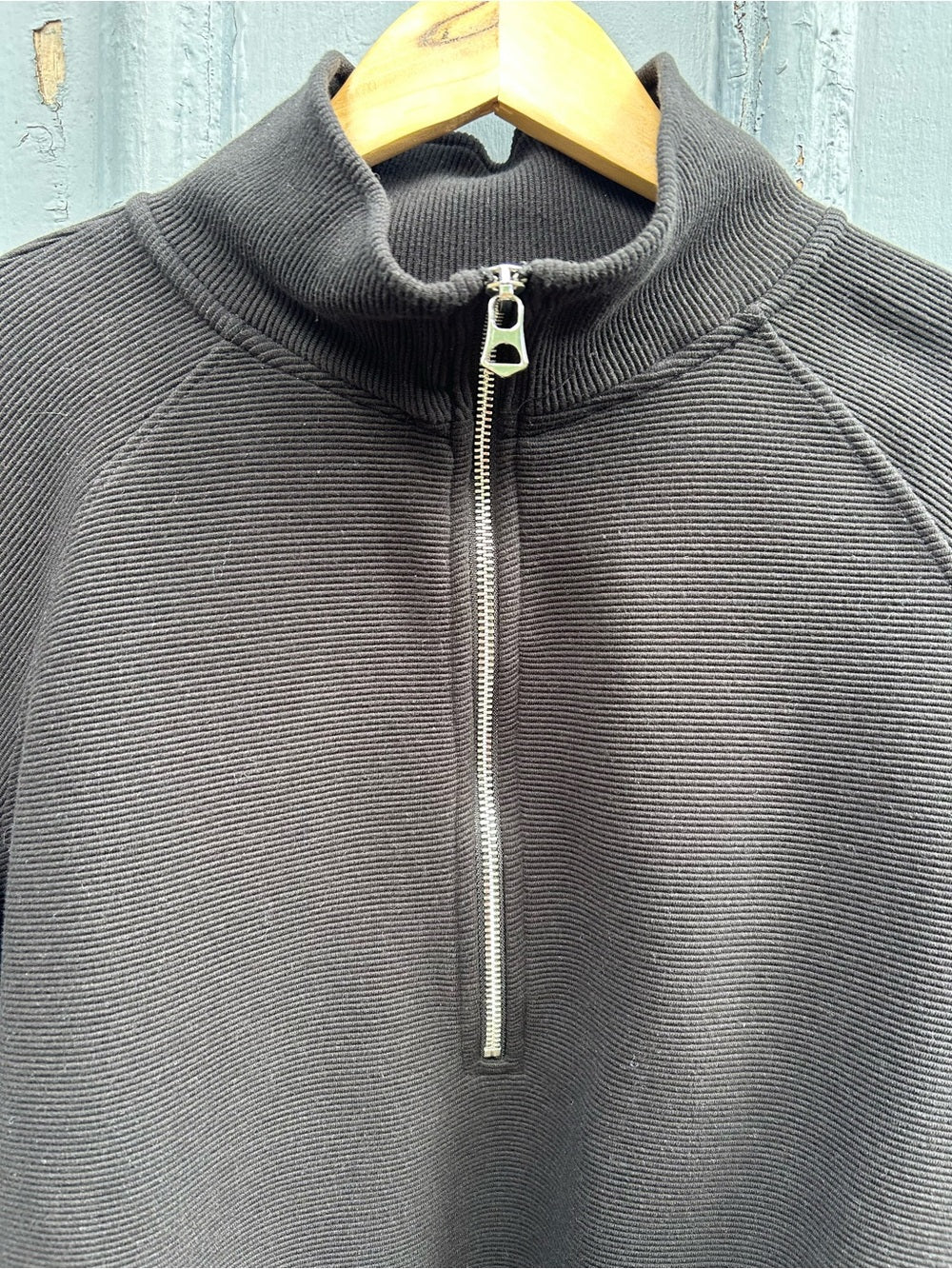 RD Style Black Seanni Ribbed 1/4 zip sweatshirt, size L