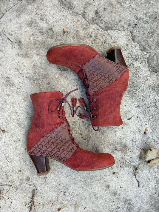 John Fluevog Operetta Marietta Burgundy Boots, size 7