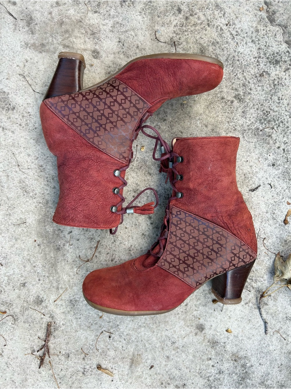 John Fluevog Operetta Marietta Burgundy Boots, size 7