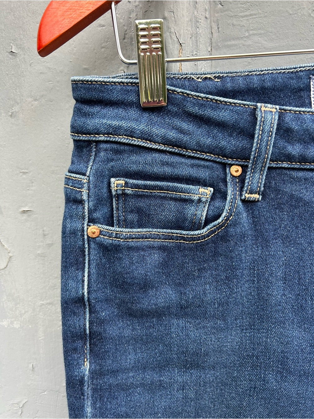 Paige Cindy Crop, size 28