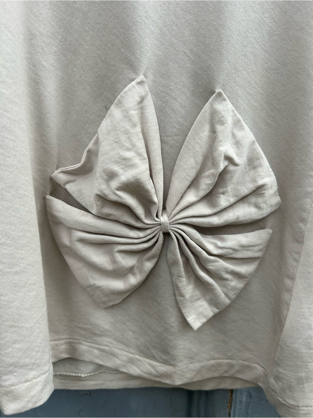 Ca Va Soi Bow front Tee, size Small