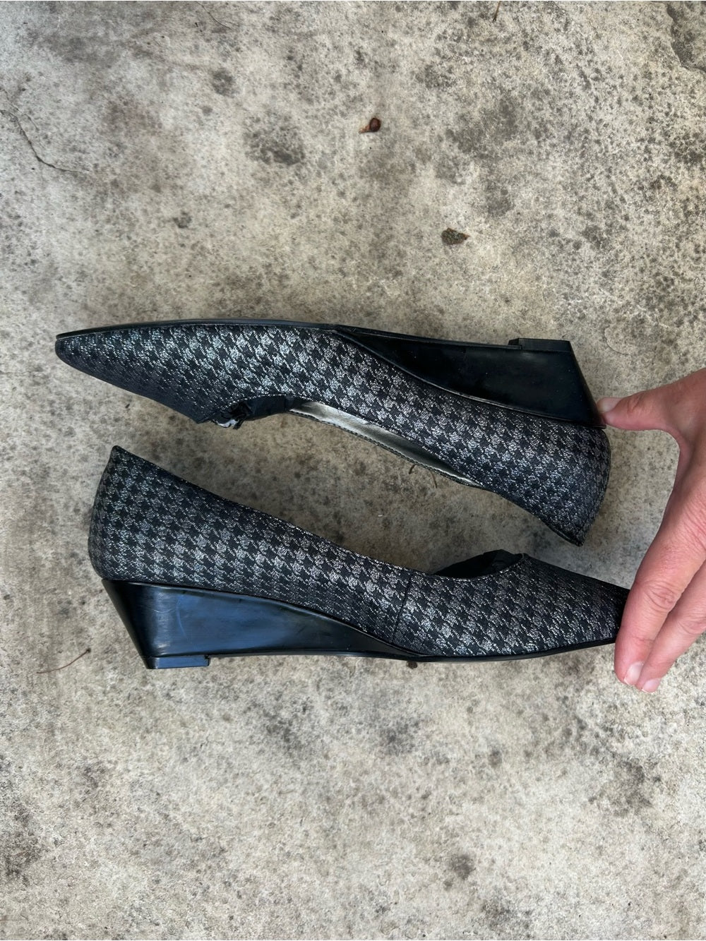 Bandolino Herringbone metallic point flats, size 8