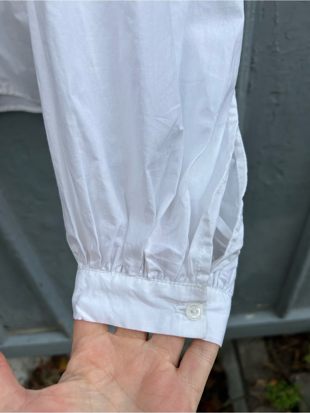 OU white balloon sleeve blouse, BNWT, size Small